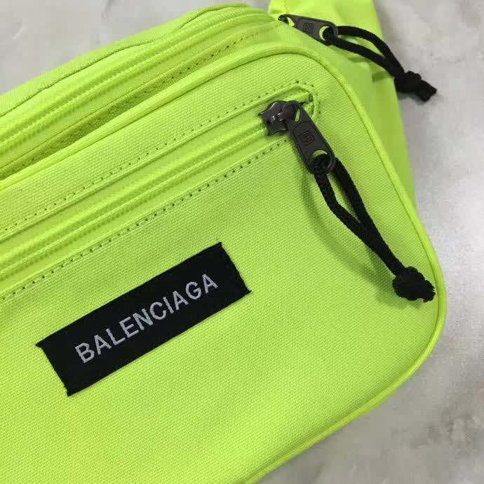 BALENCIAG巴黎世家 帆布胸包腰包 簡單輕便  BL1138